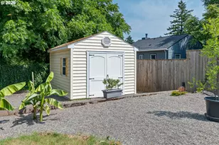 2042 SE 138th Ave, Portland, OR 97233 - Photo 37