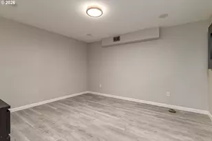 2042 SE 138th Ave, Portland, OR 97233 - Photo 27