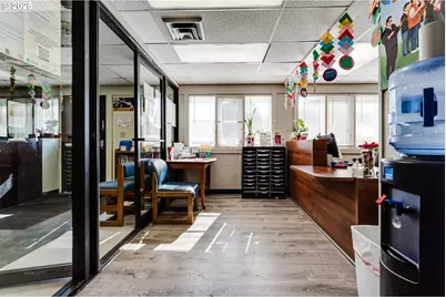 944 W 5th Ave, Eugene, OR 97402 - Photo 3