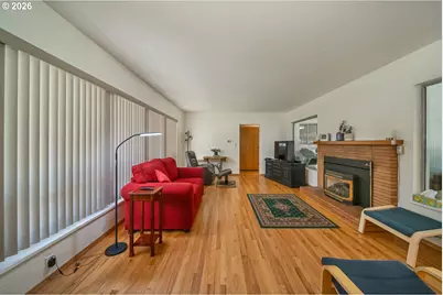 291 NW 4th St, Prineville, OR 97754 - Photo 5