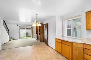 17920 NW Tillamook Dr, Portland, OR 97229 - Photo 15