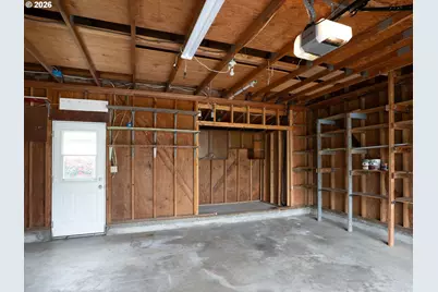 17920 NW Tillamook Dr, Portland, OR 97229 - Photo 37