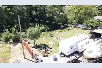 813 NE Broadway St, Myrtle Creek, OR 97457 - Photo 11