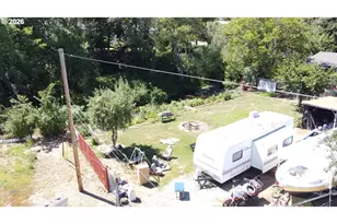 813 NE Broadway St, Myrtle Creek, OR 97457 - Photo 11