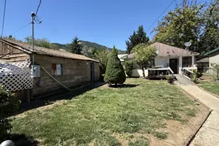 813 NE Broadway St, Myrtle Creek, OR 97457 - Photo 3