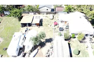 813 NE Broadway St, Myrtle Creek, OR 97457 - Photo 13