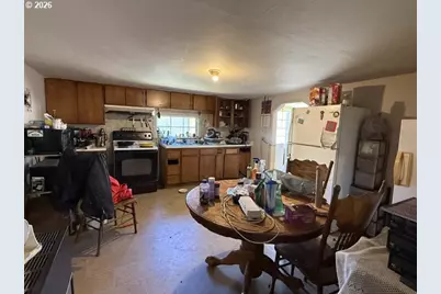 813 NE Broadway St, Myrtle Creek, OR 97457 - Photo 9