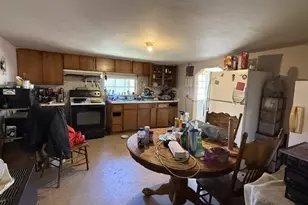 813 NE Broadway St, Myrtle Creek, OR 97457 - Photo 9