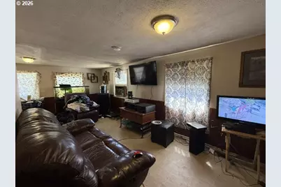 813 NE Broadway St, Myrtle Creek, OR 97457 - Photo 7