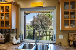 2111 View Ct, The Dalles, OR 97058 - Photo 19