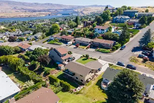 2111 View Ct, The Dalles, OR 97058 - Photo 3