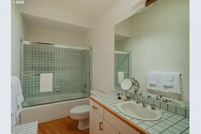 4810 SW Dosch Park Ln, Portland, OR 97239 - Photo 37