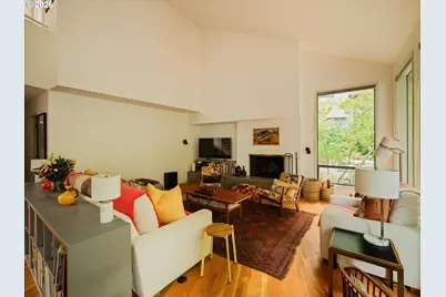 4810 SW Dosch Park Ln, Portland, OR 97239 - Photo 9