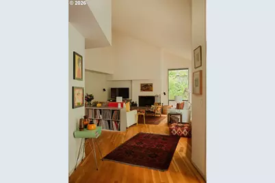 4810 SW Dosch Park Ln, Portland, OR 97239 - Photo 5