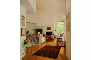 4810 SW Dosch Park Ln, Portland, OR 97239 - Photo 5