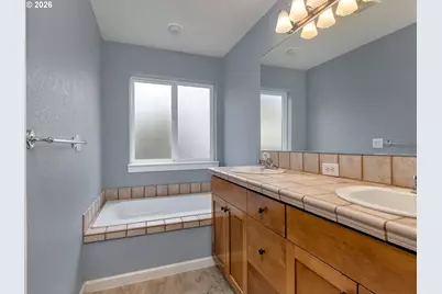 16450 SW Marcile Ln, Beaverton, OR 97007 - Photo 29