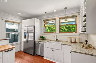 2023 SE Pine St, Portland, OR 97214 - Photo 15