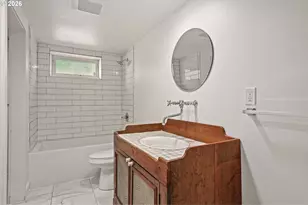 2023 SE Pine St, Portland, OR 97214 - Photo 23