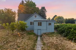 146 D St, Woodburn, OR 97071 - Photo 3