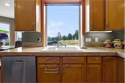 34788 SE Colorado Rd, Sandy, OR 97055 - Photo 9