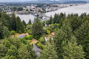 85690 Cherry St, Florence, OR 97439 - Photo 15