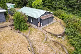 85690 Cherry St, Florence, OR 97439 - Photo 9