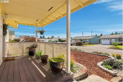 1323 Garden Way, Woodburn, OR 97071 - Photo 3