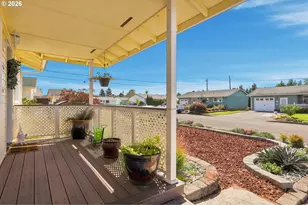 1323 Garden Way, Woodburn, OR 97071 - Photo 3