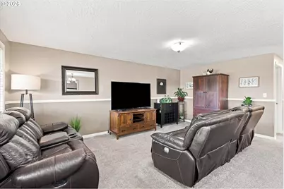 1323 Garden Way, Woodburn, OR 97071 - Photo 5