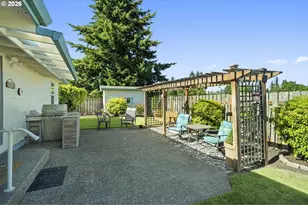 1820 N Laurelwood Loop, Canby, OR 97013 - Photo 5