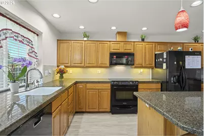 1820 N Laurelwood Loop, Canby, OR 97013 - Photo 23