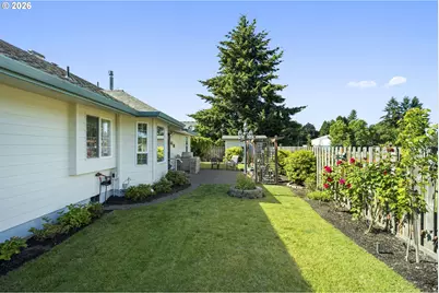 1820 N Laurelwood Loop, Canby, OR 97013 - Photo 3