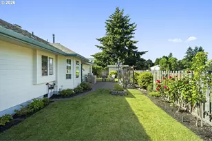 1820 N Laurelwood Loop, Canby, OR 97013 - Photo 3