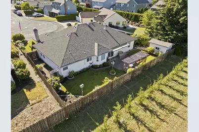 1820 N Laurelwood Loop, Canby, OR 97013 - Photo 37