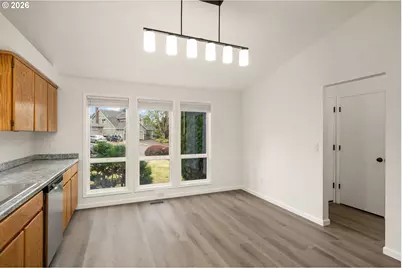 2038 SE Village Ct, Hillsboro, OR 97123 - Photo 5