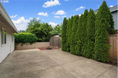 2038 SE Village Ct, Hillsboro, OR 97123 - Photo 27