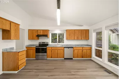 2038 SE Village Ct, Hillsboro, OR 97123 - Photo 7