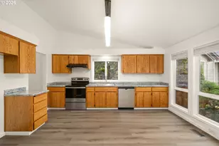 2038 SE Village Ct, Hillsboro, OR 97123 - Photo 7