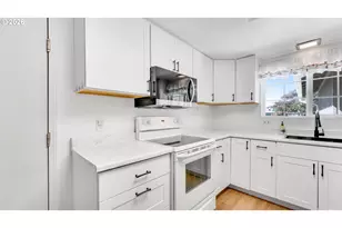 16710 SW Queen Anne Ave, Portland, OR 97224 - Photo 13