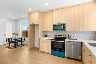 4895 NE Cesar E Chavez Blvd, Portland, OR 97211 - Photo 3