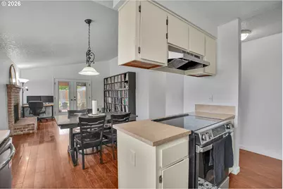 940 SW 178th Pl, Beaverton, OR 97003 - Photo 11