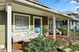 1028 Cascade Ave, Hood River, OR 97031 - Photo 3