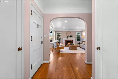 10030 NE Skidmore St, Portland, OR 97220 - Photo 9