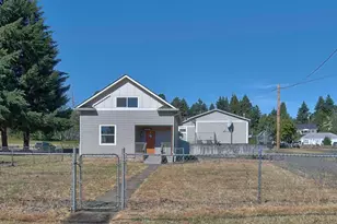 329 SW Main St, Willamina, OR 97396 - Photo 3
