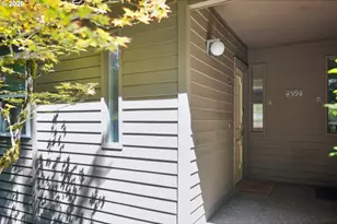 4594 SW Caldew St, Portland, OR 97219 - Photo 25