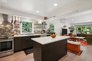 4594 SW Caldew St, Portland, OR 97219 - Photo 9