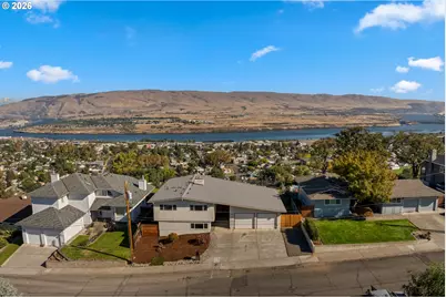 907 E 18th St, The Dalles, OR 97058 - Photo 17