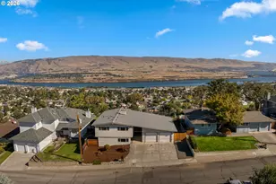 907 E 18th St, The Dalles, OR 97058 - Photo 17