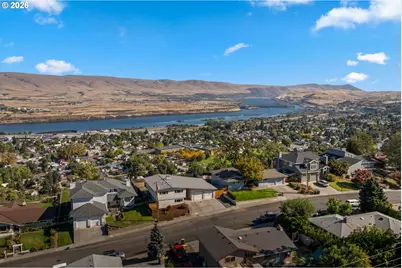 907 E 18th St, The Dalles, OR 97058 - Photo 37