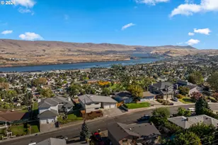 907 E 18th St, The Dalles, OR 97058 - Photo 37